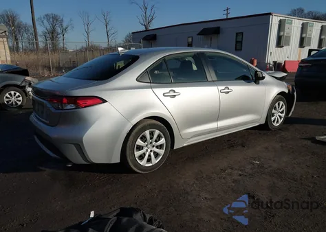 2022 Toyota Corolla Le z USA, uszkodzony, nr VIN JTDEPMAE3N3005153